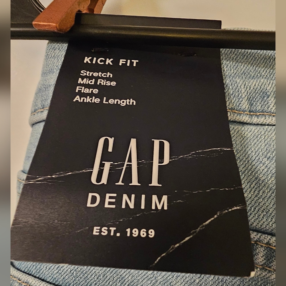 NWT GAP Kick Fit Jeans - Size 14/32R - Picture 4 of 5